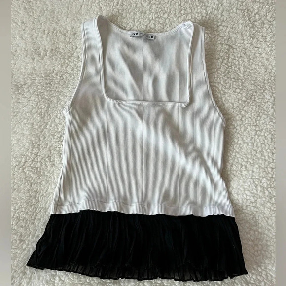 ZARA | Ribbed Tank with Ruffle - Size M - Picture 2 of 5